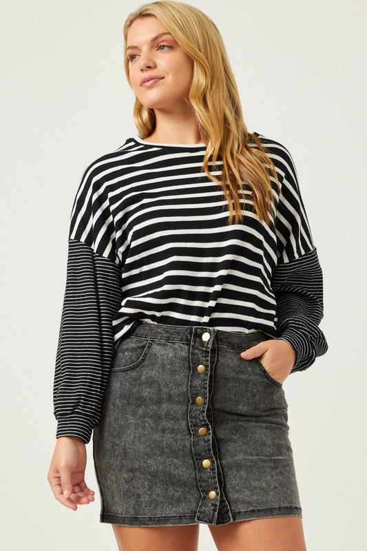 Contrast Stripe Sleeve Textured Knit Top