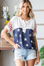 Load image into Gallery viewer, Short Sleeve Plus Star Contrast Top
