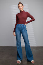Load image into Gallery viewer, Cotton Stretch Twill Flared Pintuck Pants
