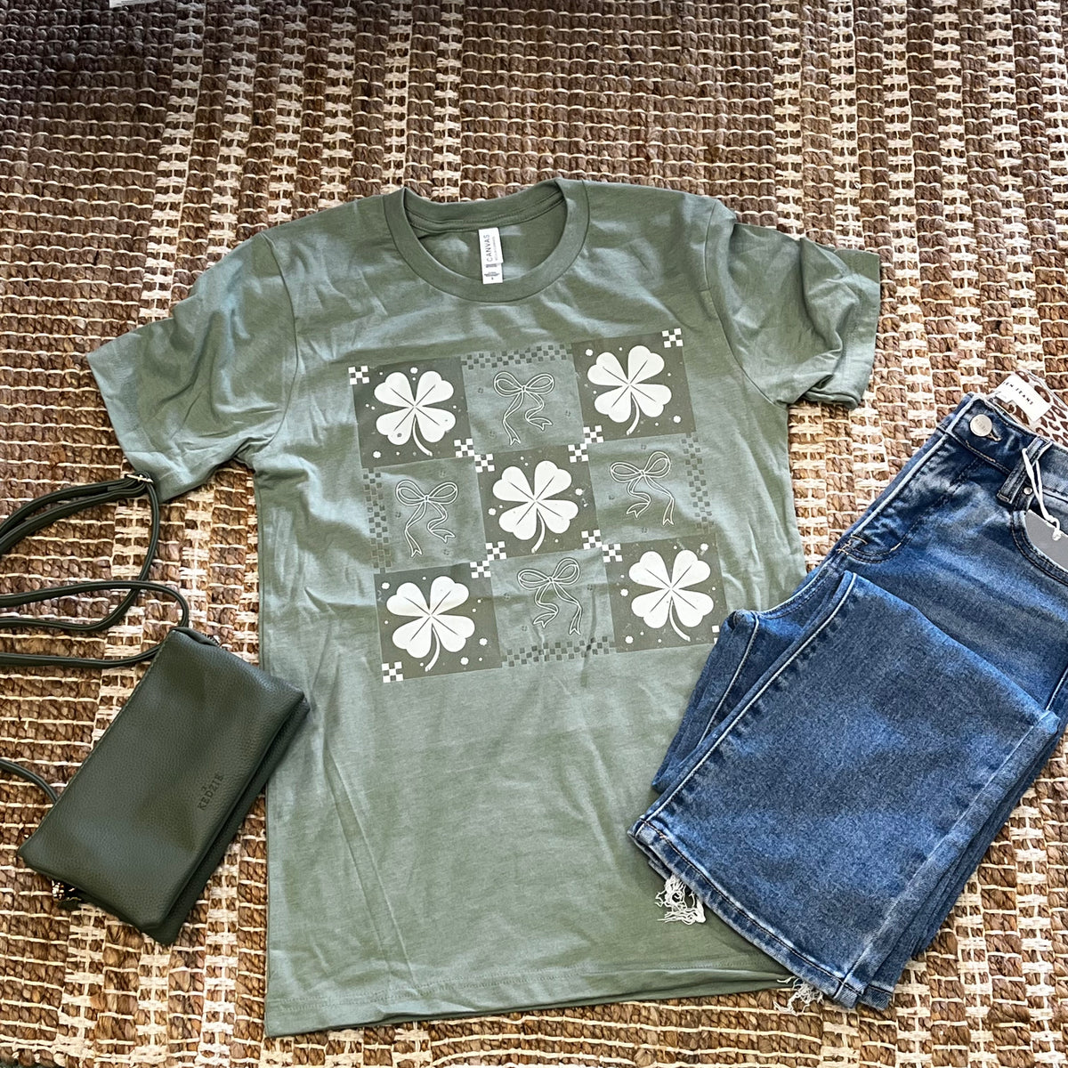 Short Sleeve Clover+Bows T-Shirt