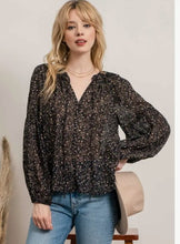 Load image into Gallery viewer, Floral Drop Sleeve Blouse
