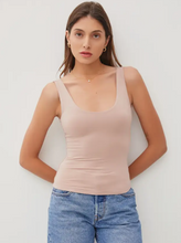 Load image into Gallery viewer, Basic Scoop Neck Tank
