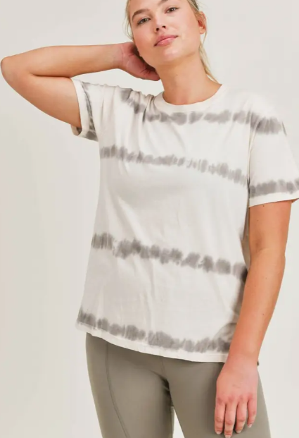 Dotted Tie-Dye Plus Tee with Notched Sides