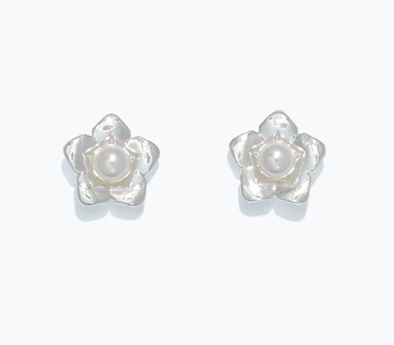 Cuties Flowers With Pearls Earrings