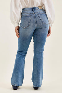 Judy Blue Classic Bootcut Short Jean