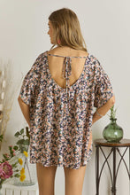 Load image into Gallery viewer, Short Sleeve Floral V-Neck Blouse
