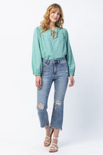 Load image into Gallery viewer, Cropped Distressed Hem Jean
