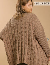 Load image into Gallery viewer, 3/4  Folded Cable Plus Cardigan
